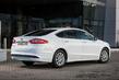 Überblick über die Mittel-große Limousine Ford Mondeo Foto 8