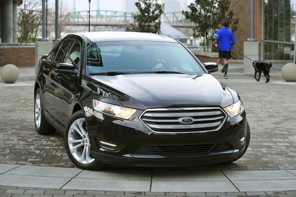 Übersicht der Luxus-Limousine Ford Taurus