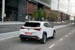 Premium Urban Crossover Lexus UX 200 Foto 4