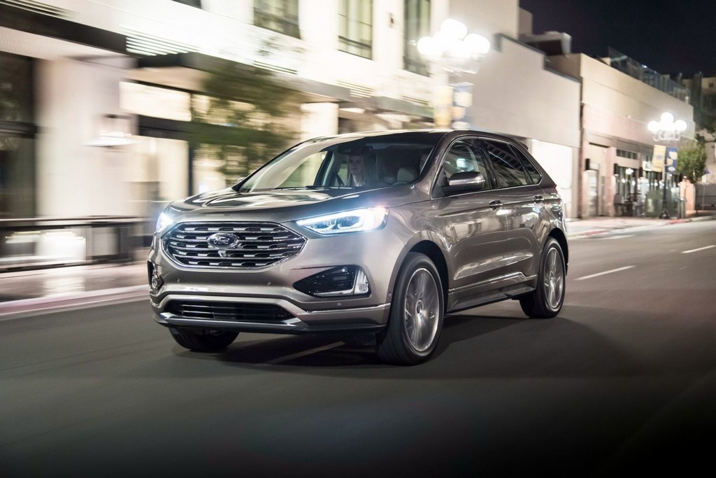 Durchsuchen Sie die aktualisierte Crossover Ford Edge