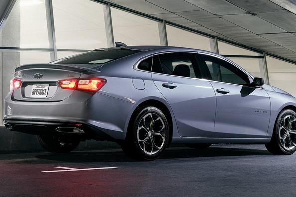 Übersicht Chevrolet Malibu Limousine der neuen Generation Foto 7