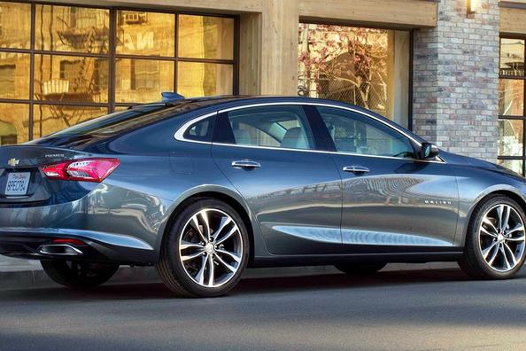 Übersicht Chevrolet Malibu Limousine der neuen Generation Foto 3