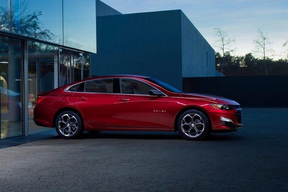Übersicht Chevrolet Malibu Limousine der neuen Generation Foto 2