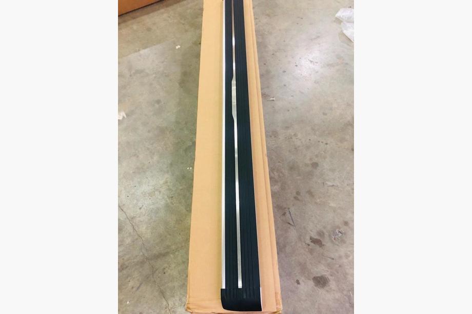 Toyota Land Cruiser Prado 150 2009-2023 Elektrische Trittbretter ausfahrbar (2 Stk., Aluminium) Foto 2