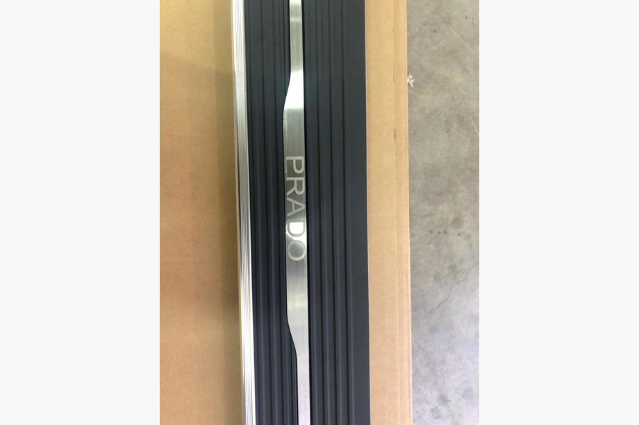 Toyota Land Cruiser Prado 150 2009-2023 Elektrische Trittbretter ausfahrbar (2 Stk., Aluminium) Foto 3