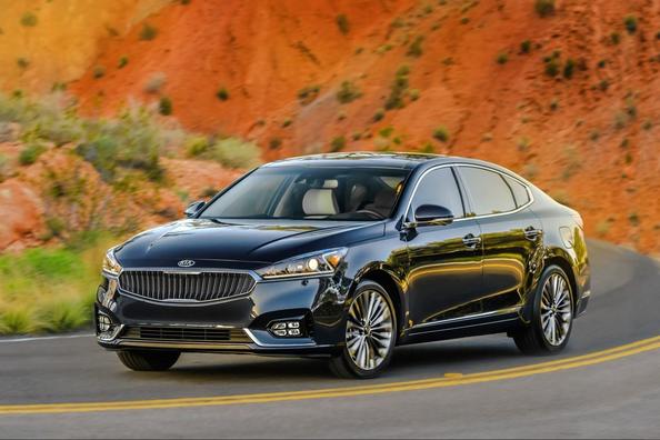 Die zweite Generation der Limousine KIA Cadenza