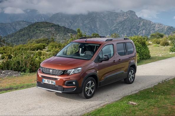Überprüfung des neuen kompakten van Peugeot Rifter