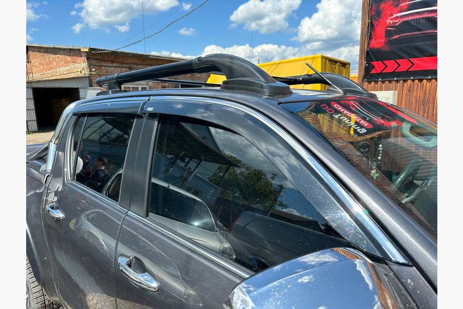 Toyota Hilux 2015- Windabweiser mit Chromleiste (4 Stk, Niken) Image