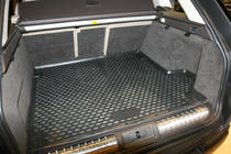 Range Rover Sport 2014-2022 Kofferraumwanne (ohne Reling) (Novline) SUV Foto 3