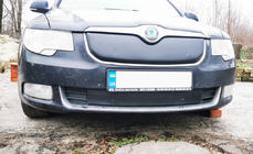 Skoda Superb 2009-2015 Winterabdeckung für Kühlergrill (Oben, 2008-2013) Glänzend Foto 3