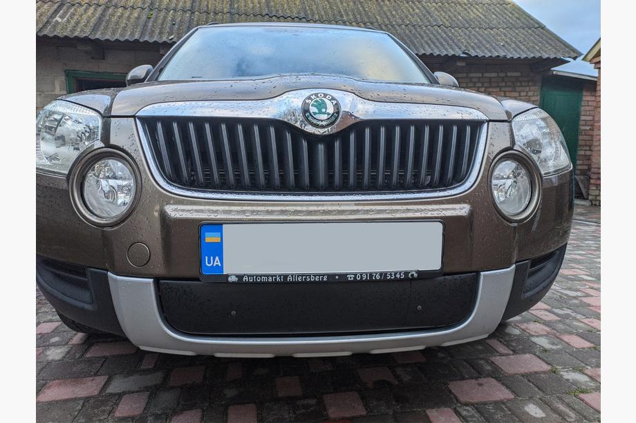 Skoda Yeti 2009-2017 Winterabdeckung für Kühlergrill (unten, 2009-2013) Glänzend Image
