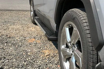 Toyota Rav 4 2019–2025 Seitenschweller RedLine V1 (2 Stk., Aluminium) Foto 1