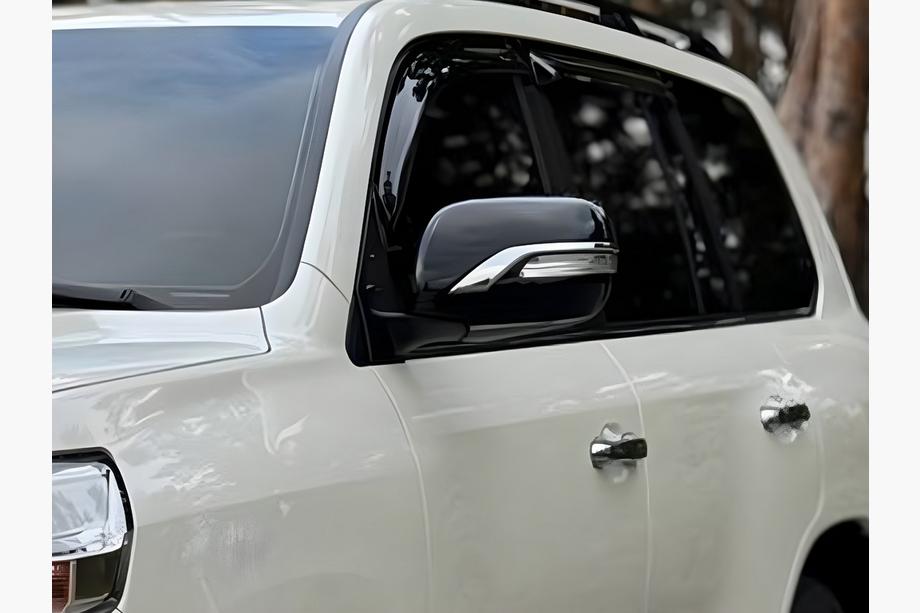 Toyota Land Cruiser 200 2007-2021 Spiegelkappen (mit Blinker, Style 2016) Schwarz Image