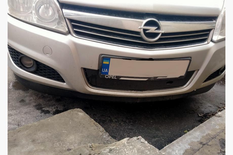 Opel Astra H 2004-2013 Wintergrill (2007+) Image