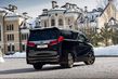 Full-size-Luxus-Minivan Toyota Alphard Foto 4