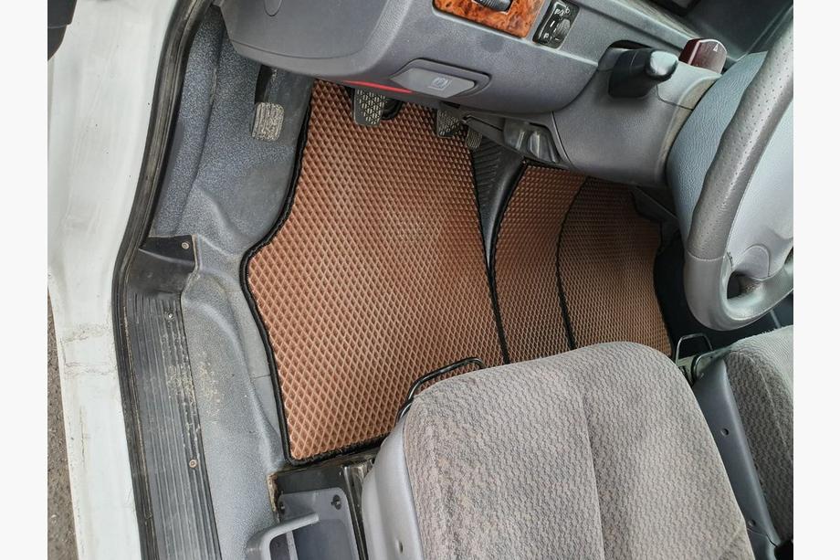 Mercedes Vito W638 1996-2003 EVA Fußmatten (ziegelrot) 3-teilig Foto 2