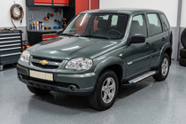 Chevrolet Niva 1998-2020 Trittbretter Allmond Grey (2 Stk., Aluminium) Foto 1