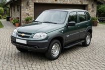 Chevrolet Niva 1998-2020 Trittbretter Allmond Black (2 Stk., Aluminium) Foto 1