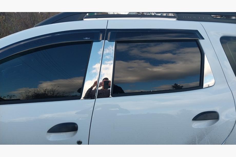 Dacia Duster 2018-2024 Edelstahl Türsäulen Zierleisten Image