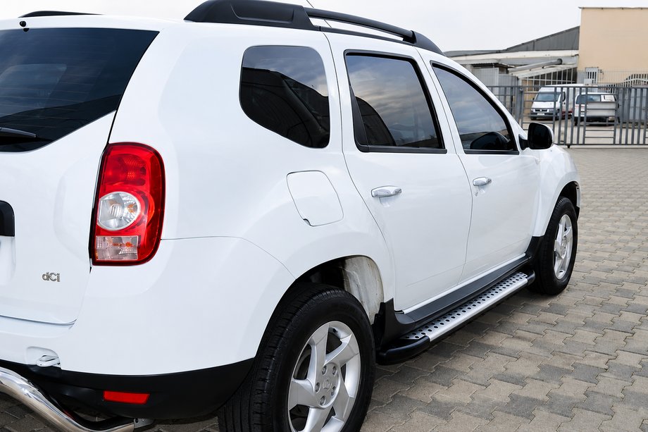 Dacia Duster 2008-2018 Seitenschweller X5-Typ (2 Stk., Aluminiumprofil) Image