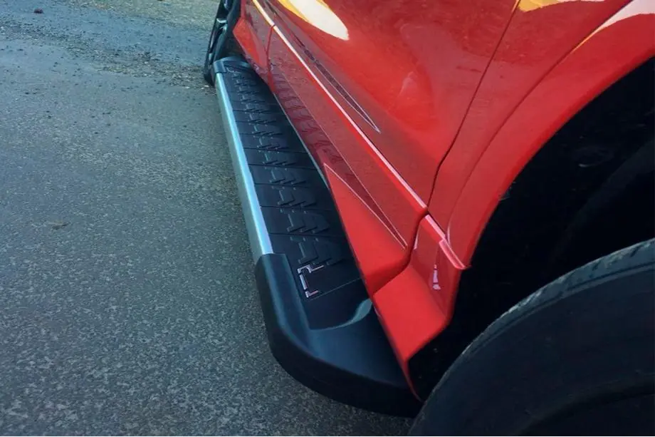Skoda Karoq 2018- Seitenschweller RedLine V1 (2 Stk., Aluminium) Image