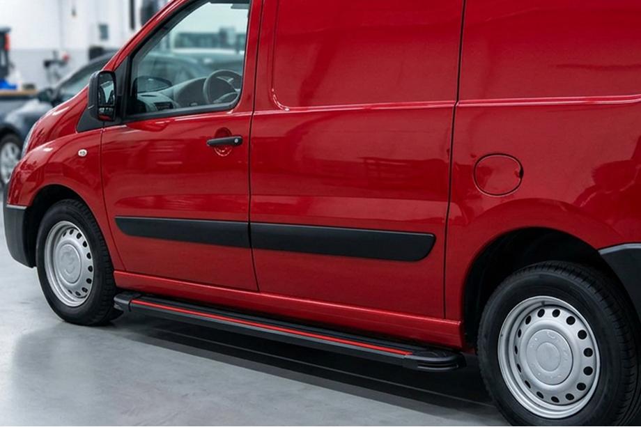 Fiat Scudo 2007-2015 Seitenschweller Maya Red (2 Stk., Aluminium) Langer Radstand Image