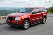 Jeep Grand Cherokee WK 2004-2010 Seitenschweller Maya Red (2 Stk., Aluminium) Foto 1