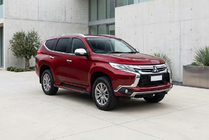 Mitsubishi Pajero Sport 2015- Seitenschweller Maya Red (2 Stk., Aluminium) Foto 1