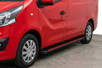 Renault Trafic 2015- Trittbretter Maya Red-Black (2 Stk., Aluminium) Foto 1