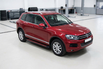 Volkswagen Touareg 2010-2018 Seitenschweller Maya Red (2 Stk., Aluminium) Foto 1