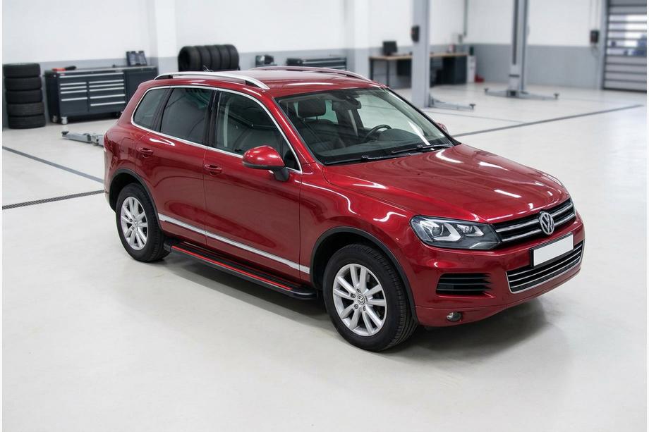 Volkswagen Touareg 2010-2018 Seitenschweller Maya Red (2 Stk., Aluminium) Image