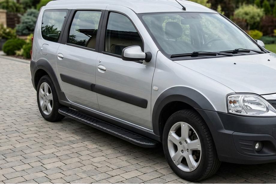 Lada Largus 2012- Seitenschweller Bosphorus Black (2 Stk., Aluminium) Image