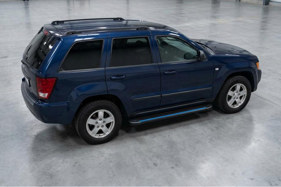 Jeep Grand Cherokee WK 2004-2010 Seitenschweller Maya Blue (2 Stk., Aluminium) Image