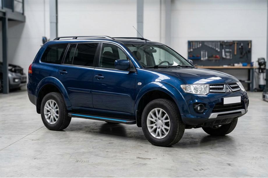 Mitsubishi Pajero Sport 2008-2015 Seitenschweller Maya Blue (2 Stk., Aluminium) Image