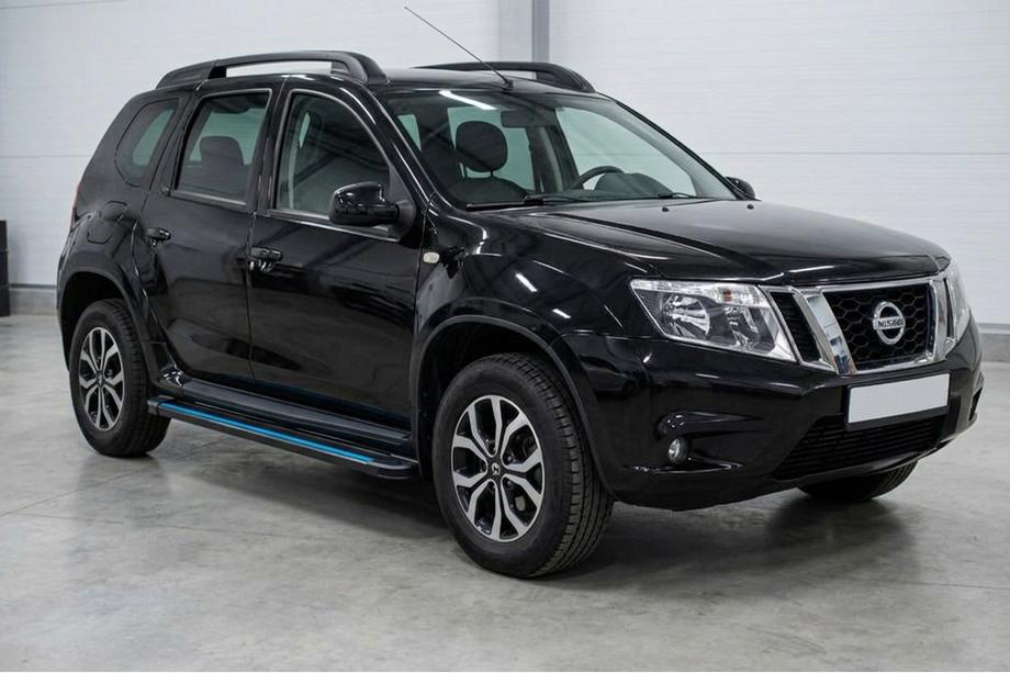 Nissan Terrano 2014- Seitenschweller Maya Blue (2 Stk., Aluminium) Image