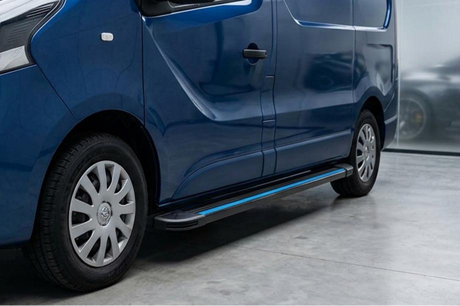 Renault Trafic 2015- Seitenschweller Maya Blue-Black (2 Stk., Aluminium) Image