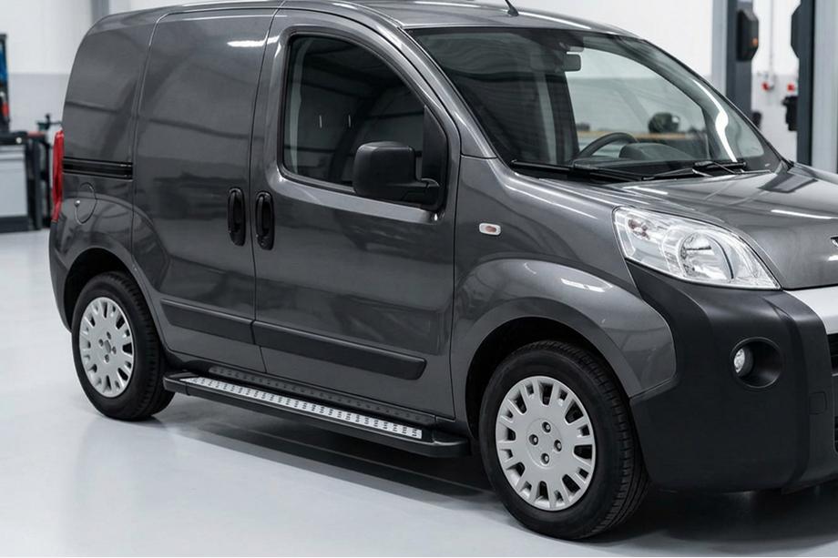 Citroen Nemo 2007-2017 Seitenschweller New Vision Black (2 Stk., Aluminium) Image