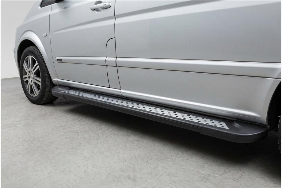 Mercedes Viano 2004-2014 Seitenschweller New Vision Black (2 Stk., Aluminium) Image