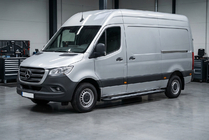 Mercedes Sprinter W907/W910 2018- Seitenschweller New Vision Black (2 Stk., Aluminium) Lang/ExtraLang Foto 1