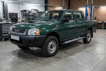 Nissan NP300 1999-2015 Seitenschweller New Vision Black (2 Stk., Aluminium) Foto 1