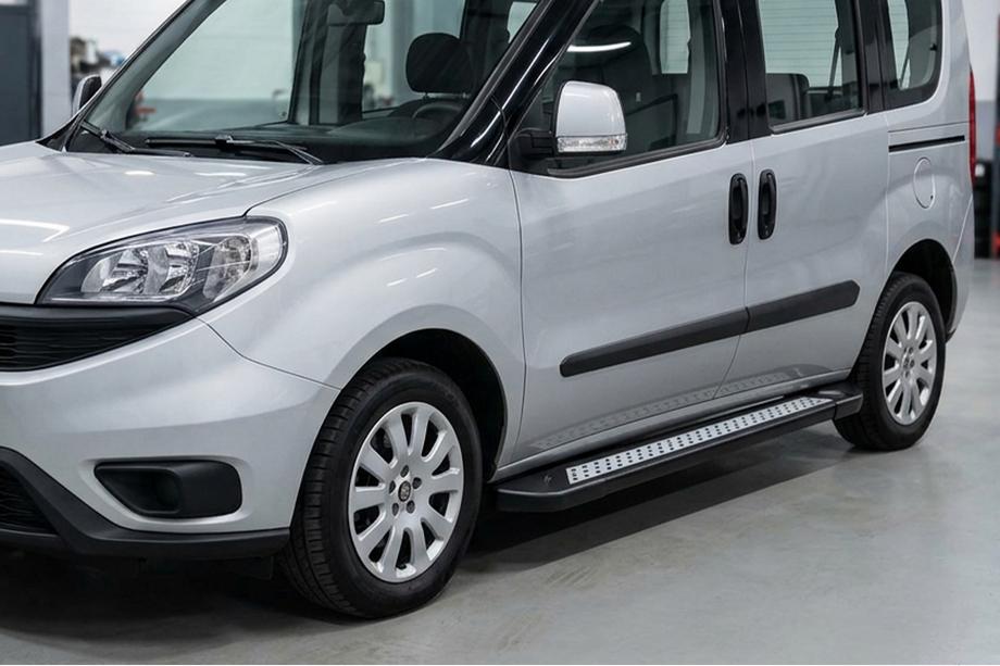 Opel Combo 2012-2018 Seitenschweller New Vision Black (2 Stk., Aluminium) Maxi Basis Image