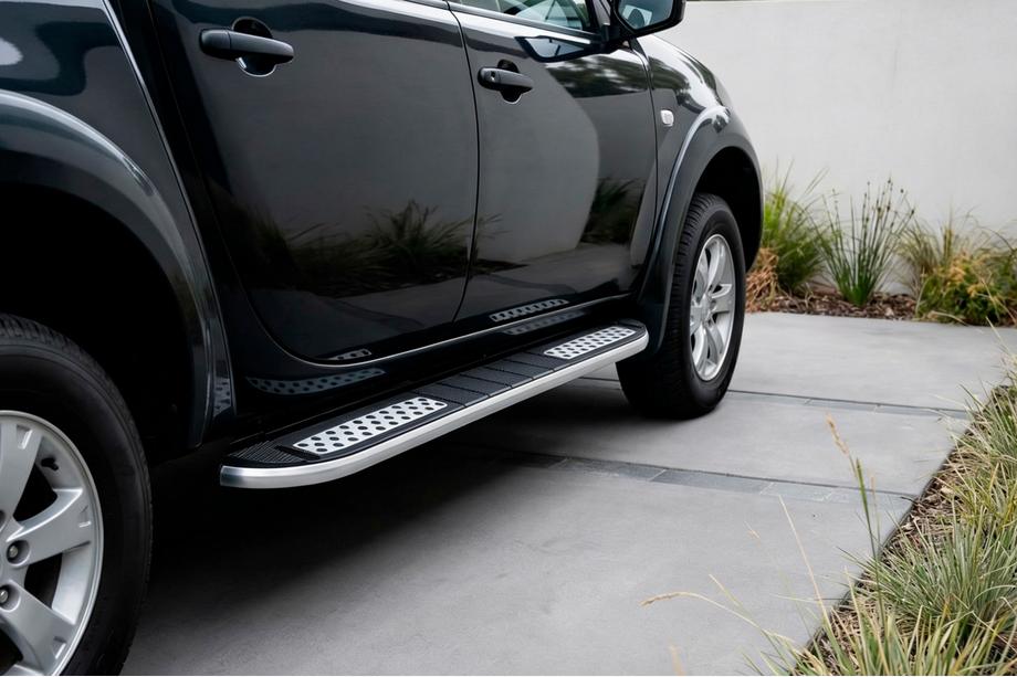Mitsubishi L200 2015-2024 Seitenschweller Tayga V2 (2 Stk., Aluminium) Image