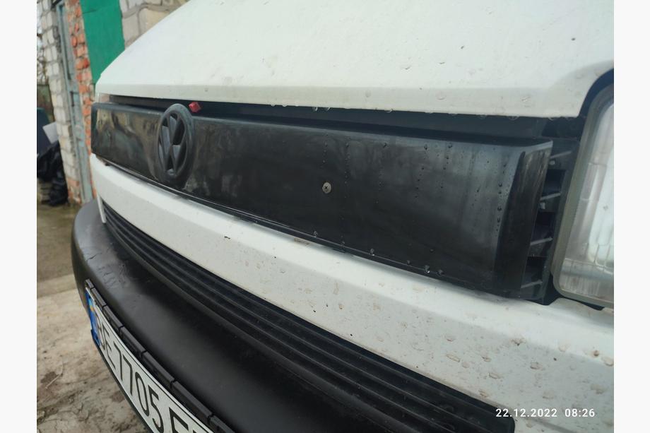 Volkswagen T4 Transporter 1990-2003 Winterabdeckung für Kühlergrill Glanzend für schräge Front Foto 3