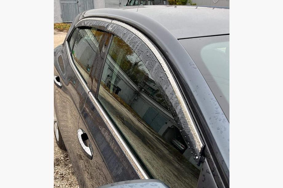 Renault Megane IV 2016-2025 Windabweiser mit Chromleiste HB (4 Stk, Niken) Image