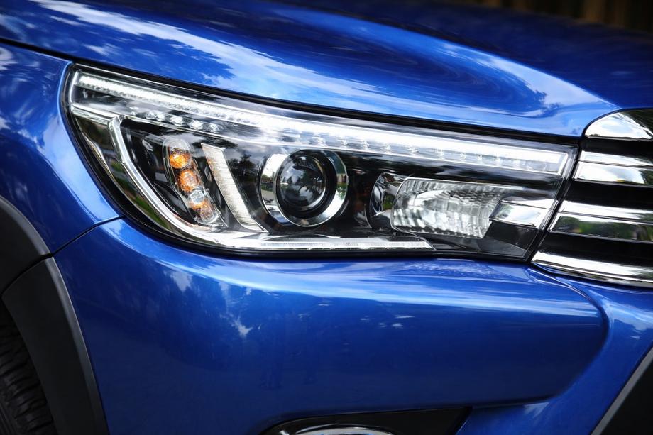 Toyota Hilux 2015- Vordere OEM Scheinwerfer V1 2015-2019 (LED, 2 Stk) Image