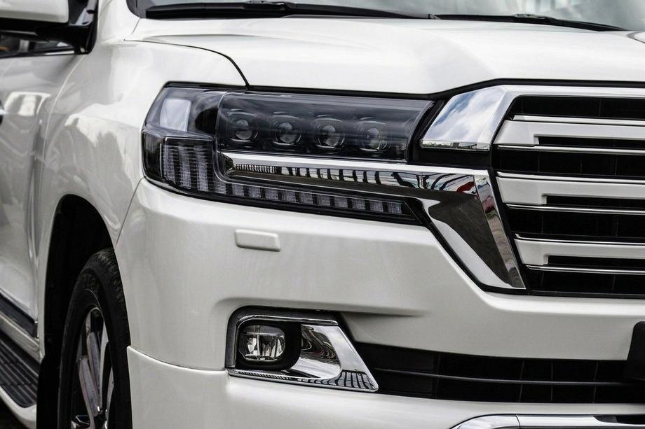 Toyota Land Cruiser 200 2007-2021 Frontscheinwerfer 2016+ (Bugatti) Image