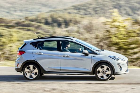 Schrägheck erhöhte Durchgängigkeit der Ford Fiesta Active