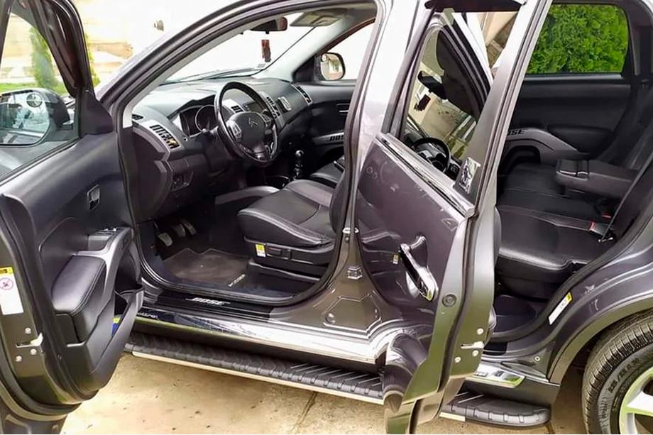 Mitsubishi Outlander 2006-2012 Trittbretter Bosphorus Grey (2 Stk., Aluminium) Foto 6