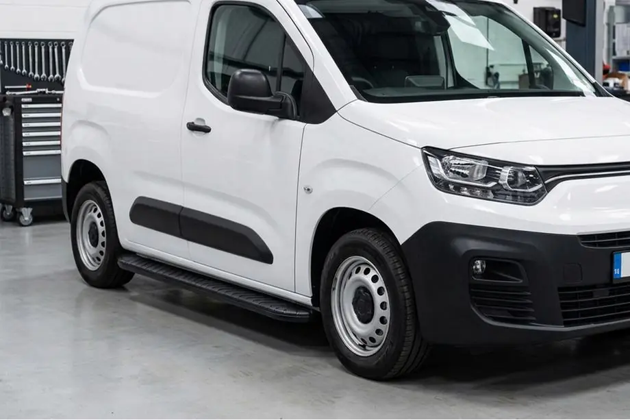 Opel Combo 2019- Seitenschweller Bosphorus Black (2 Stk., Aluminium) Image
