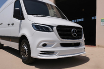 Mercedes Sprinter W907/W910 2018- Frontstoßstangenaufsatz V3 (grundiert zum Lackieren) Foto 1
